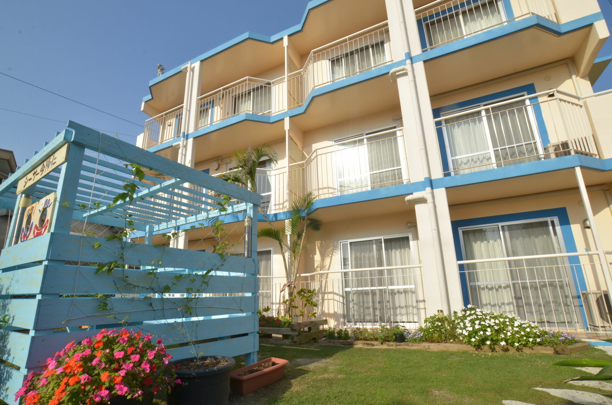 Condominium Ceaser Nakijin Exterior photo